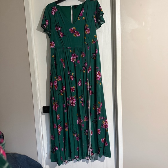 Torrid Curve Dresses & Skirts - Torrid - Green Floral Maxi Dress with Pink Blooms